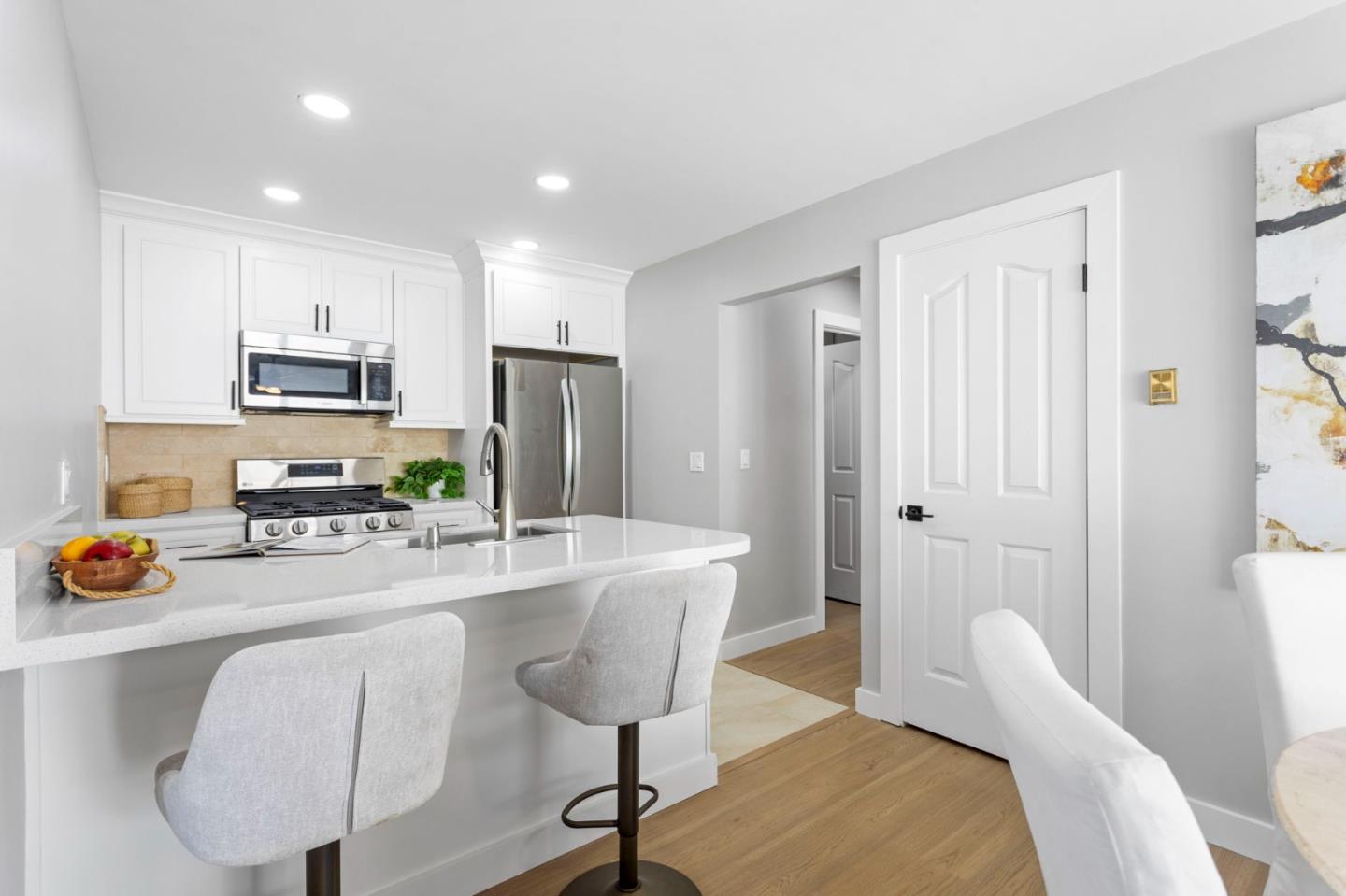 Detail Gallery Image 10 of 27 For 33169 Lake Oneida St, Fremont,  CA 94555 - 2 Beds | 1 Baths