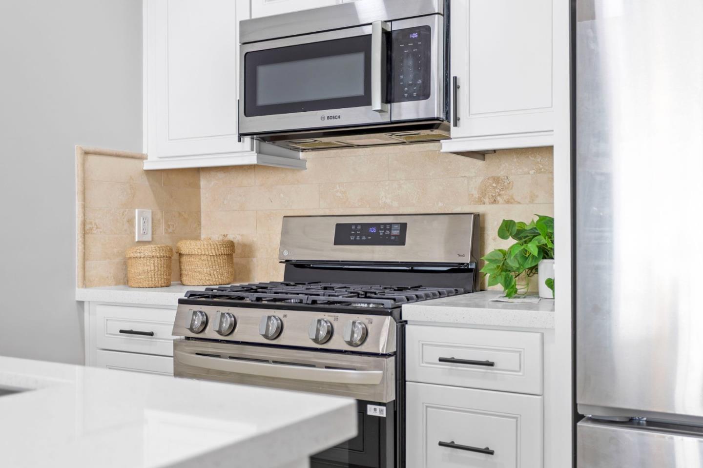 Detail Gallery Image 14 of 27 For 33169 Lake Oneida St, Fremont,  CA 94555 - 2 Beds | 1 Baths