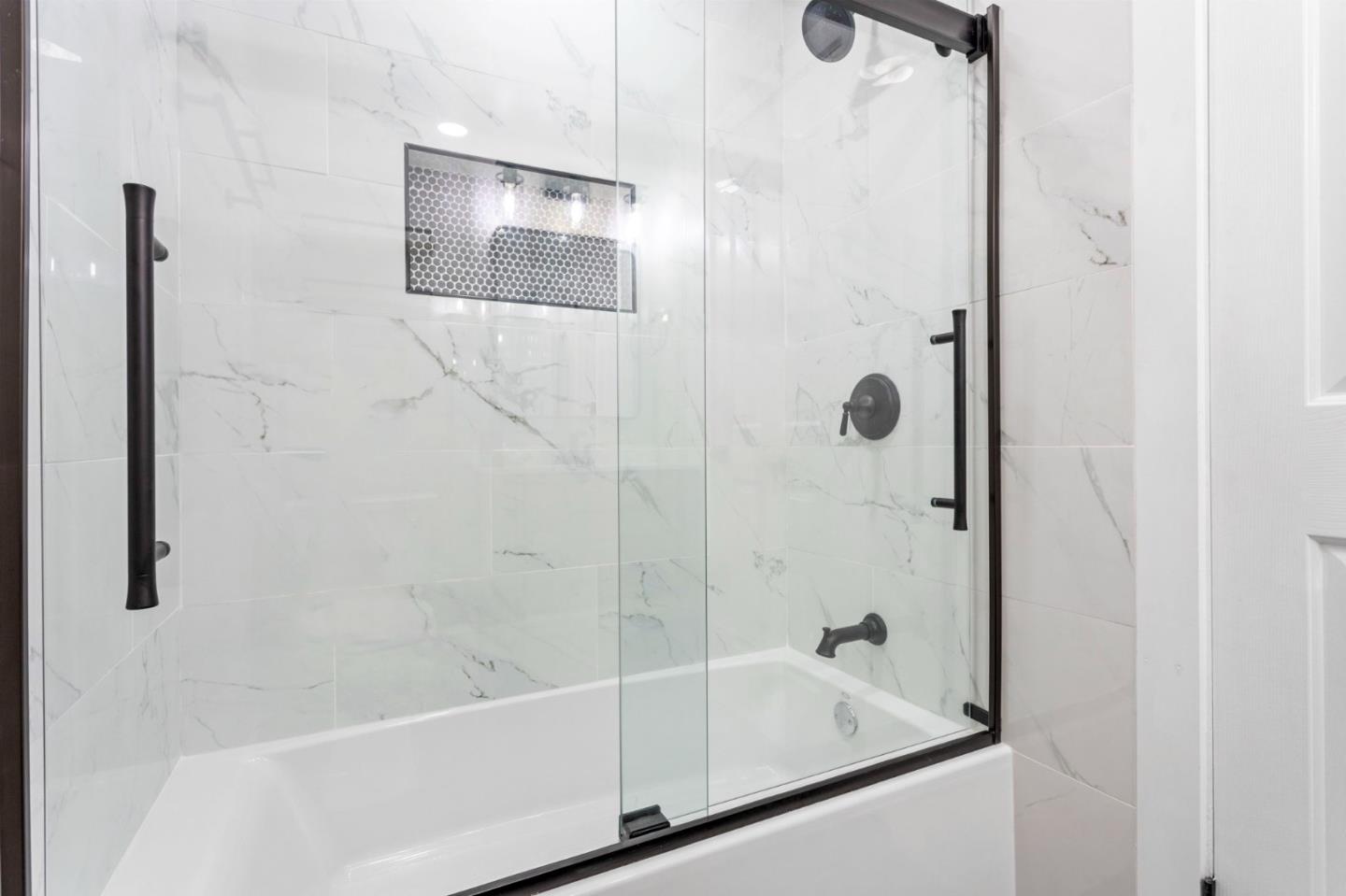 Detail Gallery Image 20 of 27 For 33169 Lake Oneida St, Fremont,  CA 94555 - 2 Beds | 1 Baths