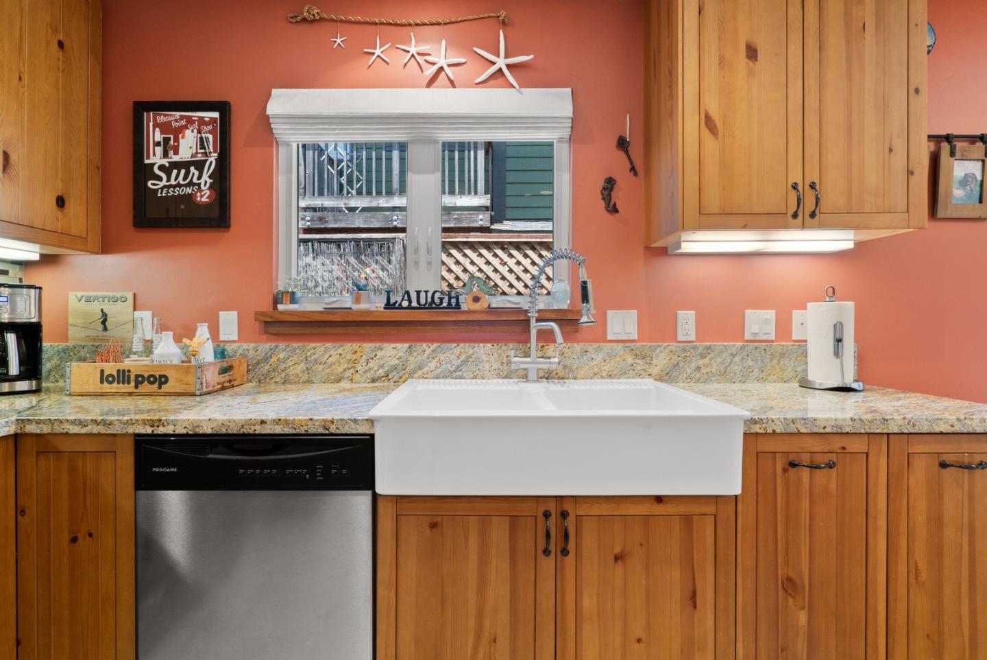 Detail Gallery Image 11 of 29 For 139 Jessie St, Santa Cruz,  CA 95060 - 2 Beds | 1/1 Baths