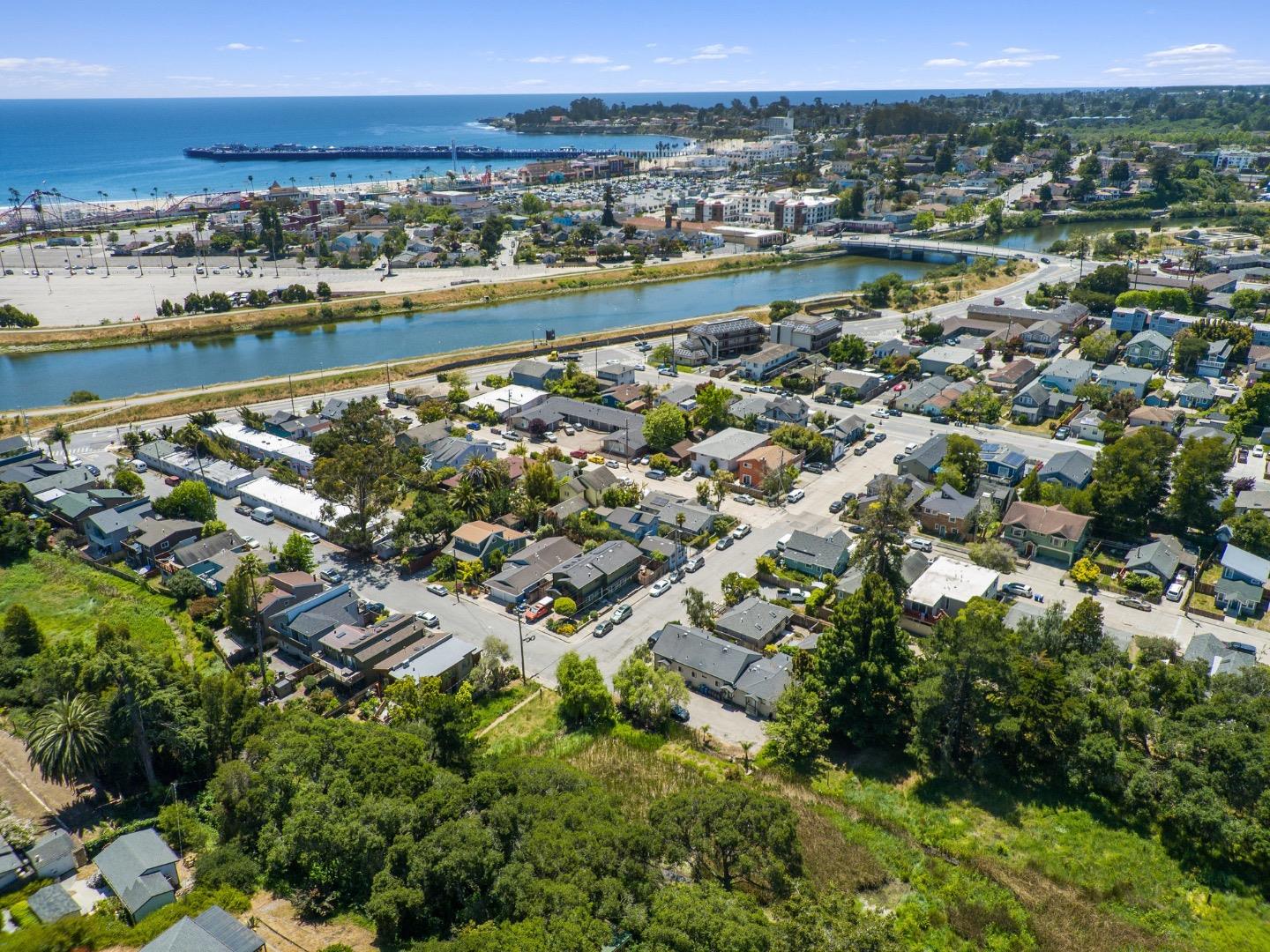 Detail Gallery Image 28 of 29 For 139 Jessie St, Santa Cruz,  CA 95060 - 2 Beds | 1/1 Baths