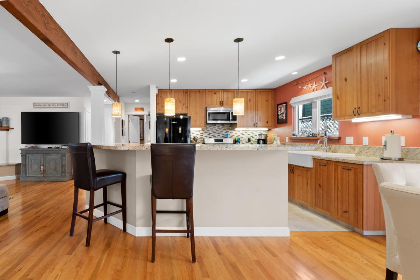 Detail Gallery Image 9 of 29 For 139 Jessie St, Santa Cruz,  CA 95060 - 2 Beds | 1/1 Baths