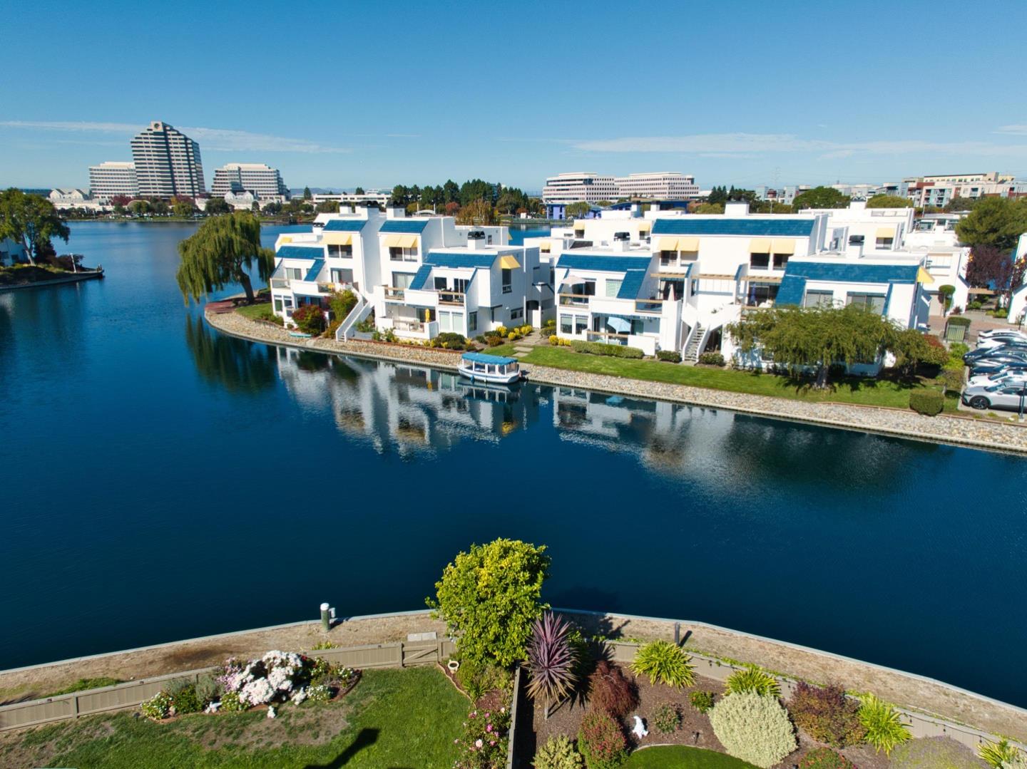 Detail Gallery Image 2 of 24 For 926 Lido Ln, Foster City,  CA 94404 - 2 Beds | 2 Baths