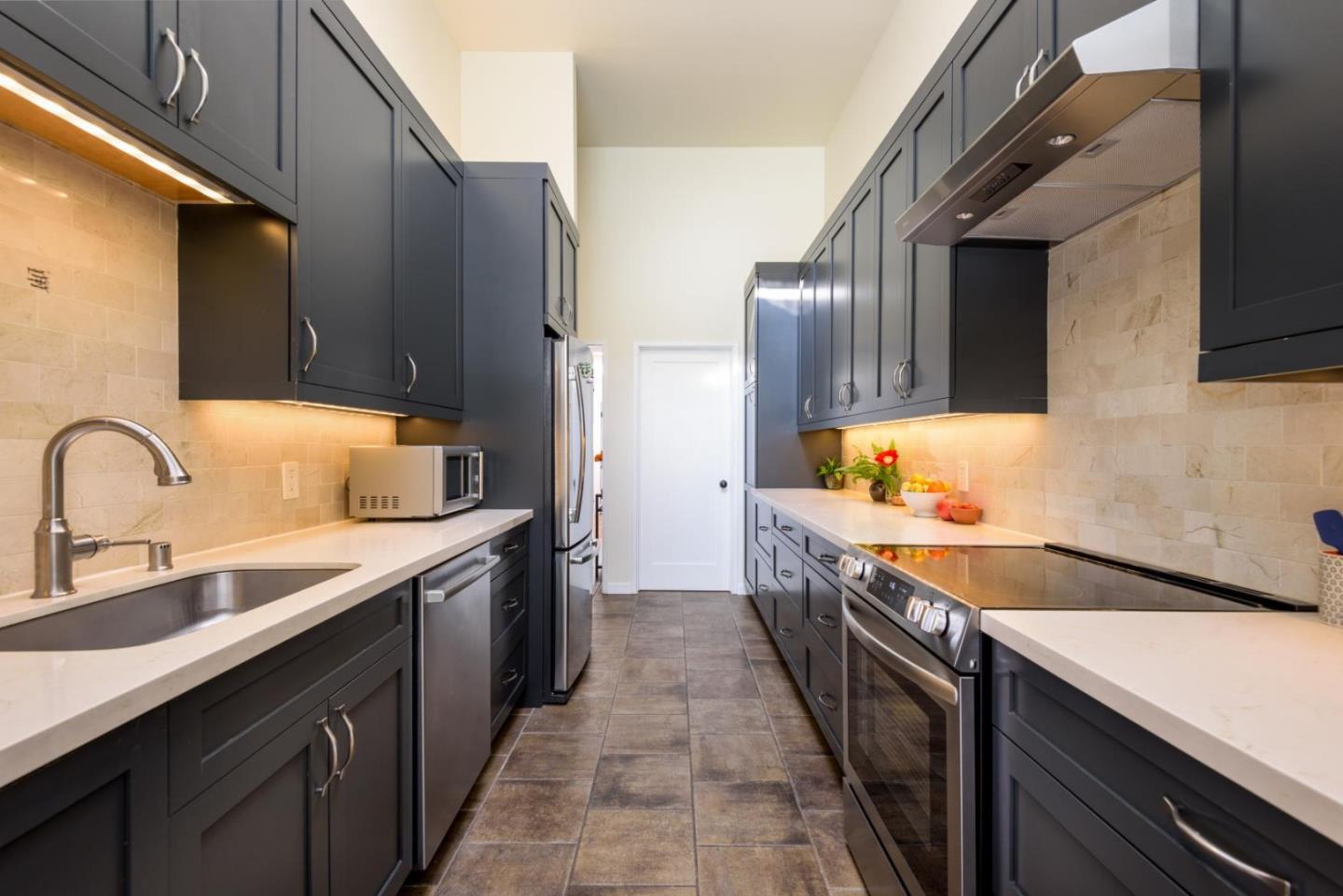 Detail Gallery Image 3 of 24 For 926 Lido Ln, Foster City,  CA 94404 - 2 Beds | 2 Baths