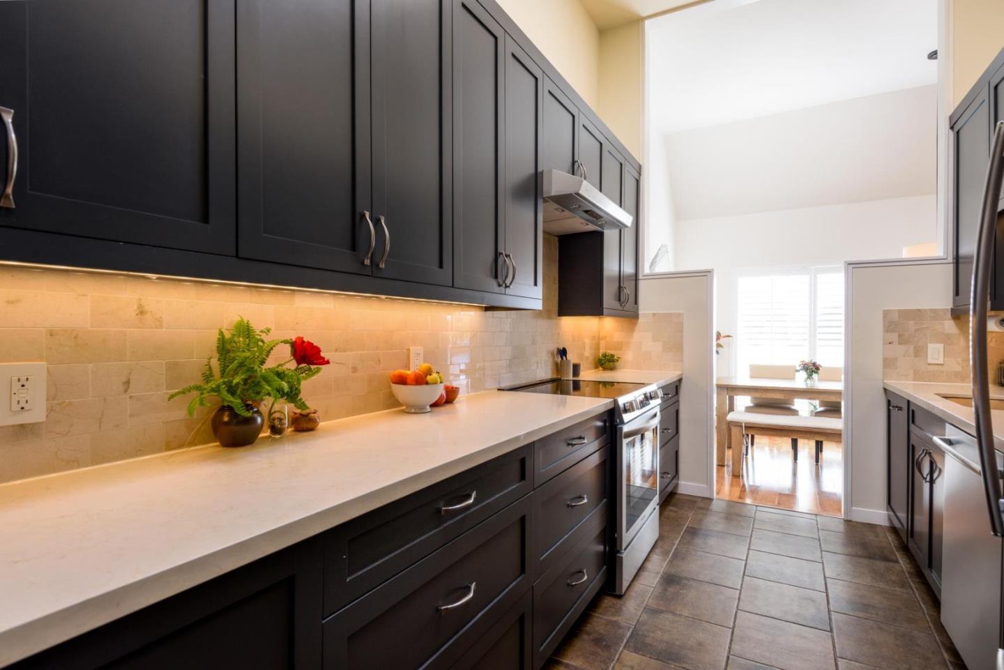 Detail Gallery Image 4 of 24 For 926 Lido Ln, Foster City,  CA 94404 - 2 Beds | 2 Baths