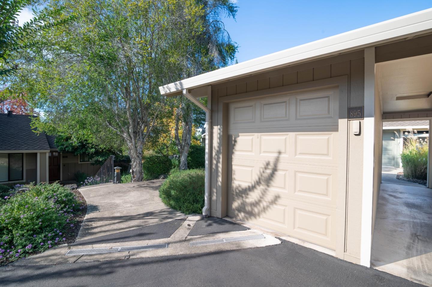 Detail Gallery Image 26 of 36 For 894 Oak Leaf Way, Napa,  CA 94558 - 2 Beds | 2 Baths