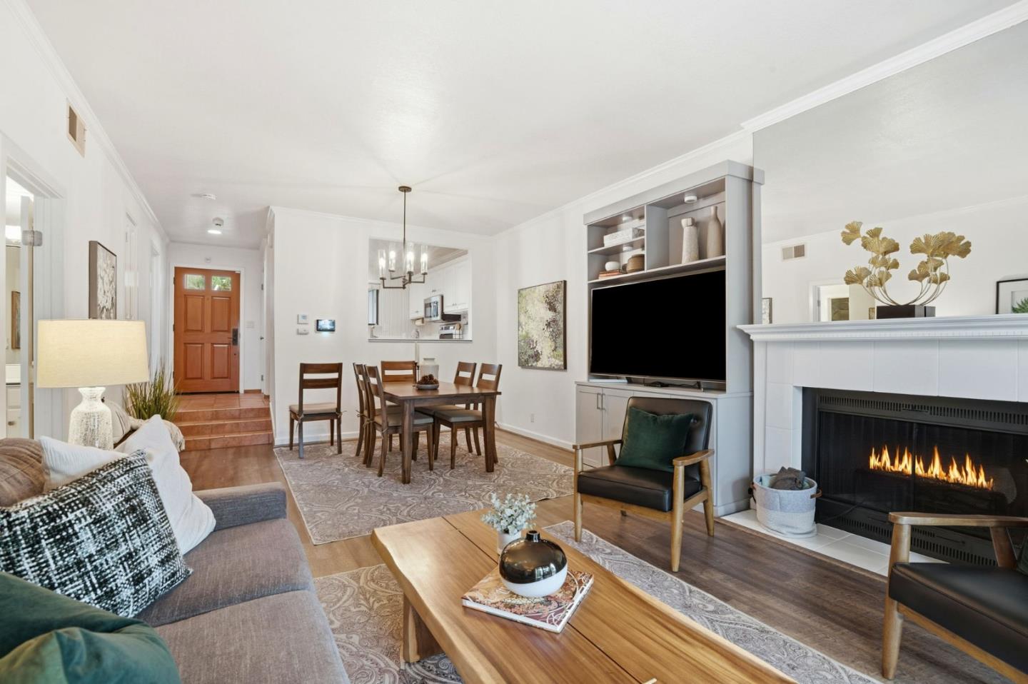 Detail Gallery Image 4 of 36 For 894 Oak Leaf Way, Napa,  CA 94558 - 2 Beds | 2 Baths