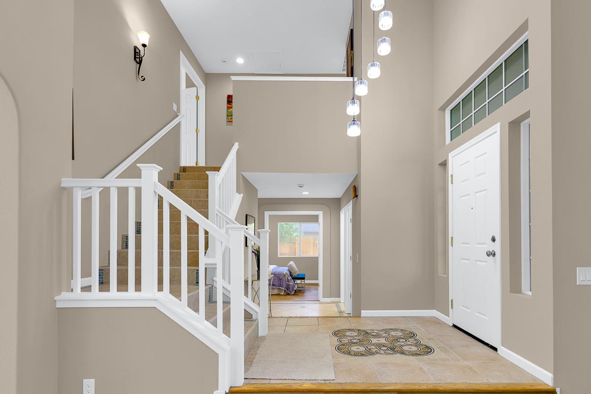 Detail Gallery Image 12 of 60 For 723 Ann Gabriel Ln, Tracy,  CA 95377 - 4 Beds | 3 Baths