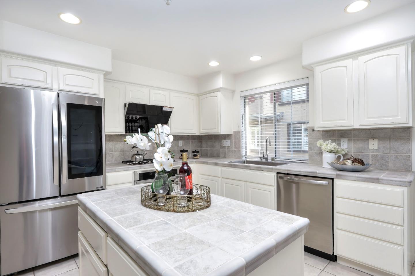 Detail Gallery Image 10 of 22 For 3111 White Riesling Pl, San Jose,  CA 95135 - 3 Beds | 2/1 Baths