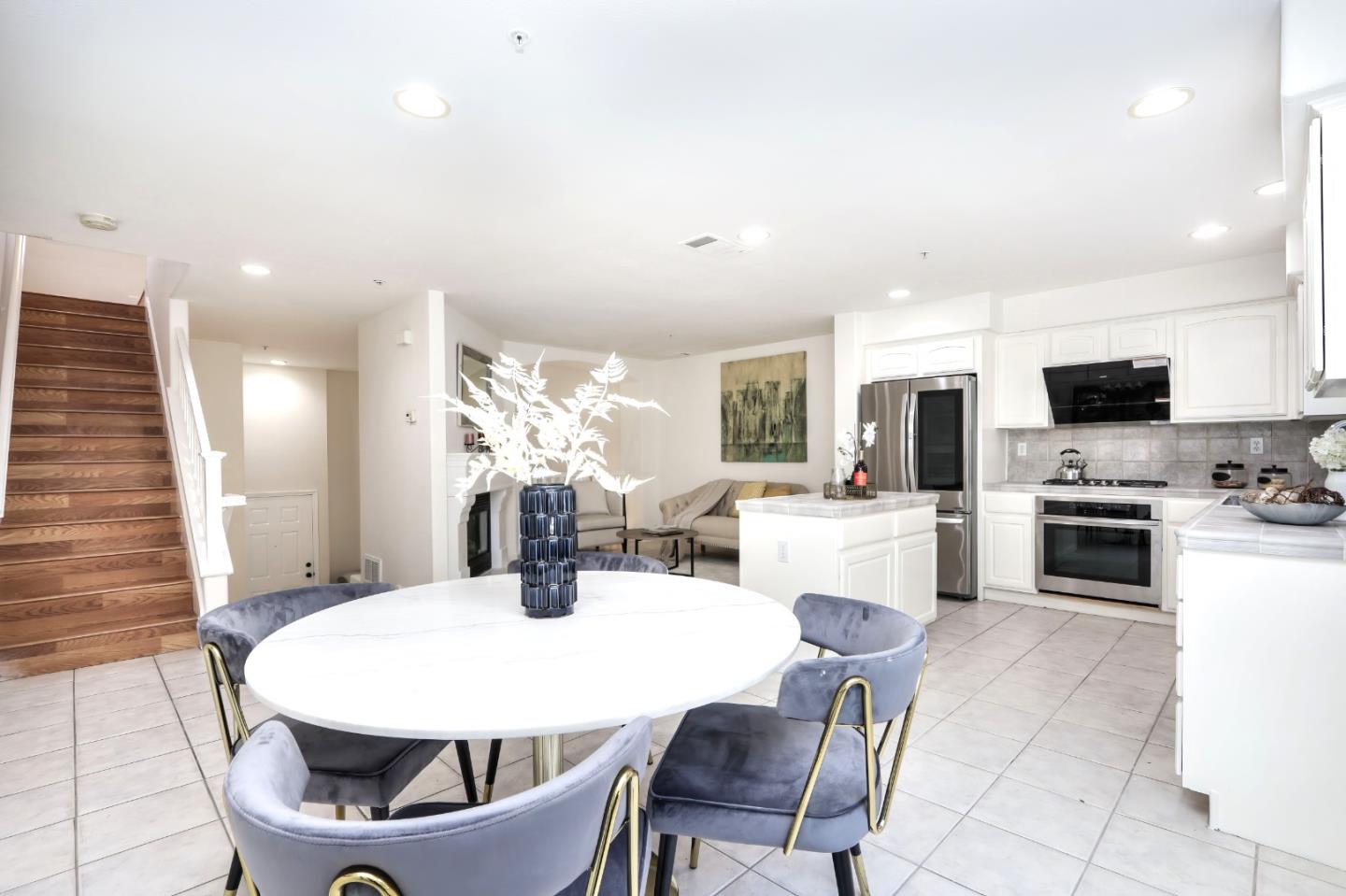 Detail Gallery Image 11 of 22 For 3111 White Riesling Pl, San Jose,  CA 95135 - 3 Beds | 2/1 Baths