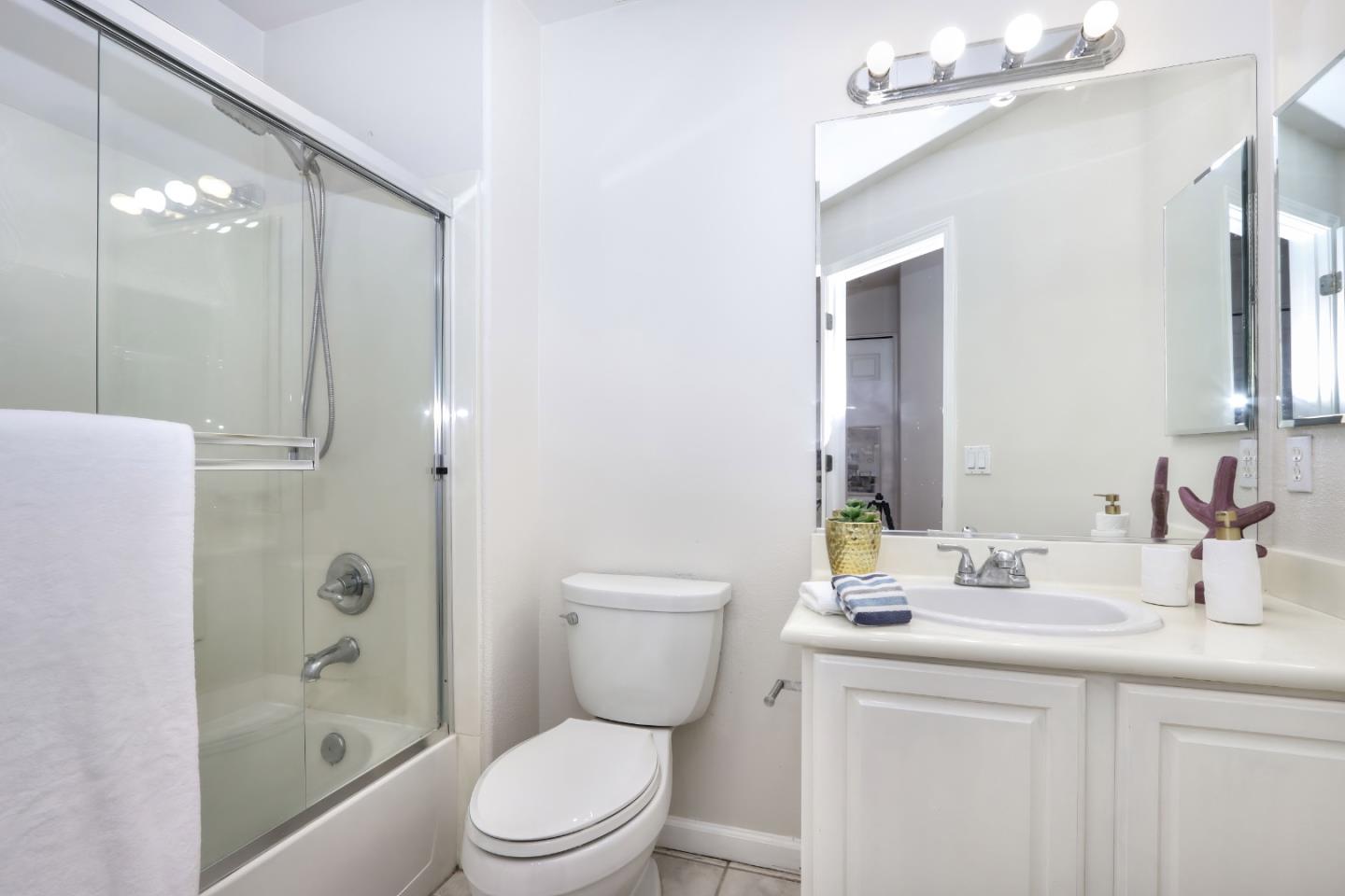 Detail Gallery Image 20 of 22 For 3111 White Riesling Pl, San Jose,  CA 95135 - 3 Beds | 2/1 Baths