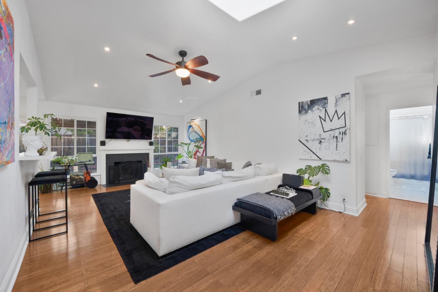 Detail Gallery Image 3 of 32 For 5510 Dunsburry Way, San Jose,  CA 95123 - 3 Beds | 2 Baths