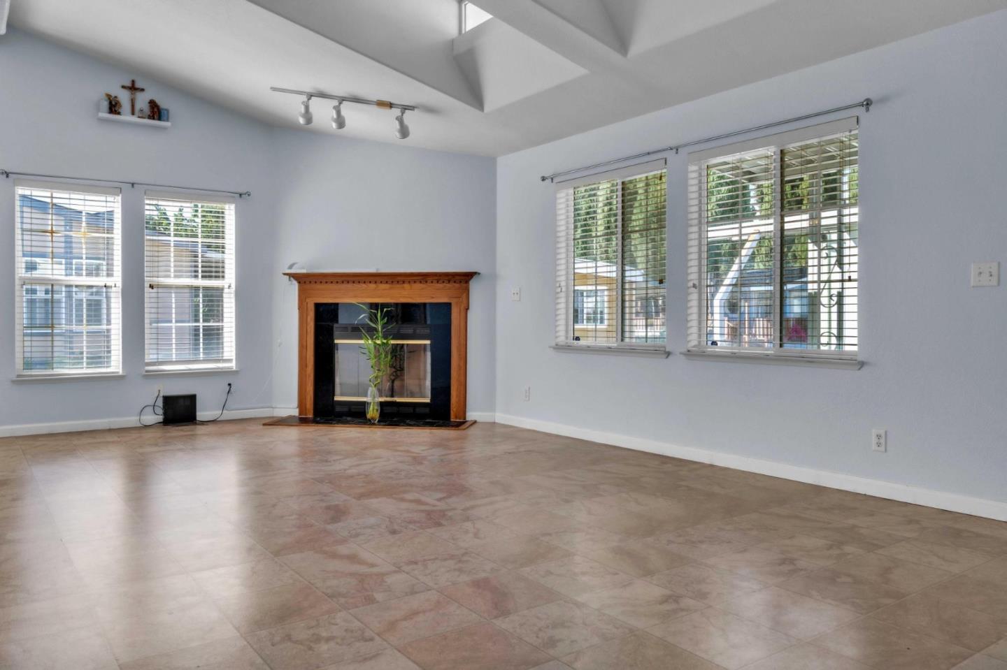 Detail Gallery Image 6 of 36 For 200 Ford Rd #168,  San Jose,  CA 95138 - 3 Beds | 2 Baths