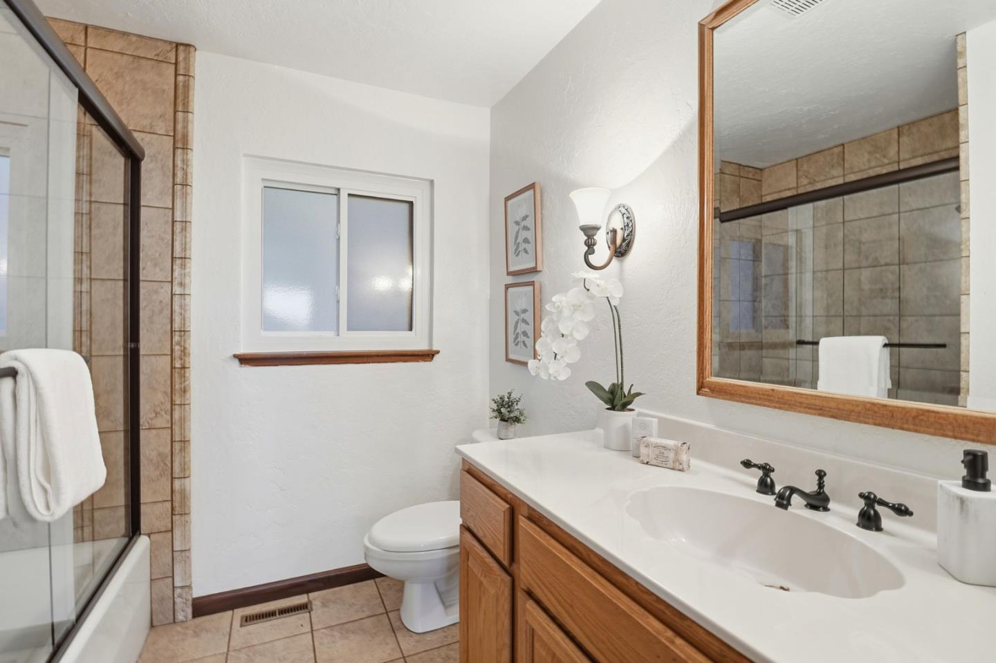 Detail Gallery Image 10 of 26 For 2728 Sequoia Way, Belmont,  CA 94002 - 3 Beds | 2/1 Baths