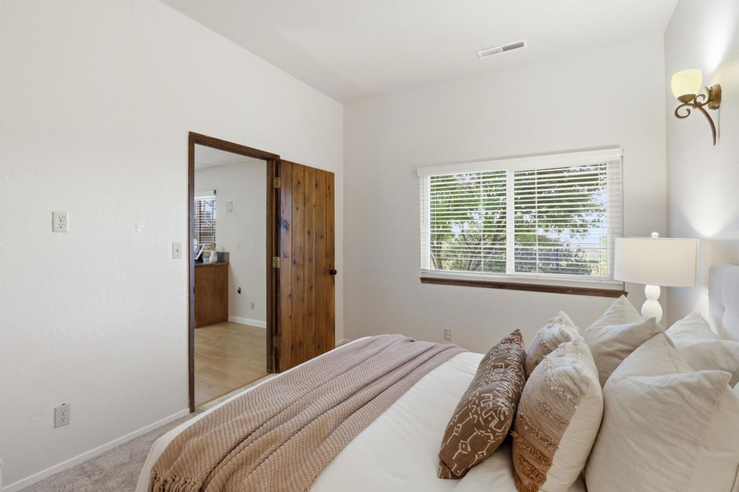 Detail Gallery Image 16 of 26 For 2728 Sequoia Way, Belmont,  CA 94002 - 3 Beds | 2/1 Baths