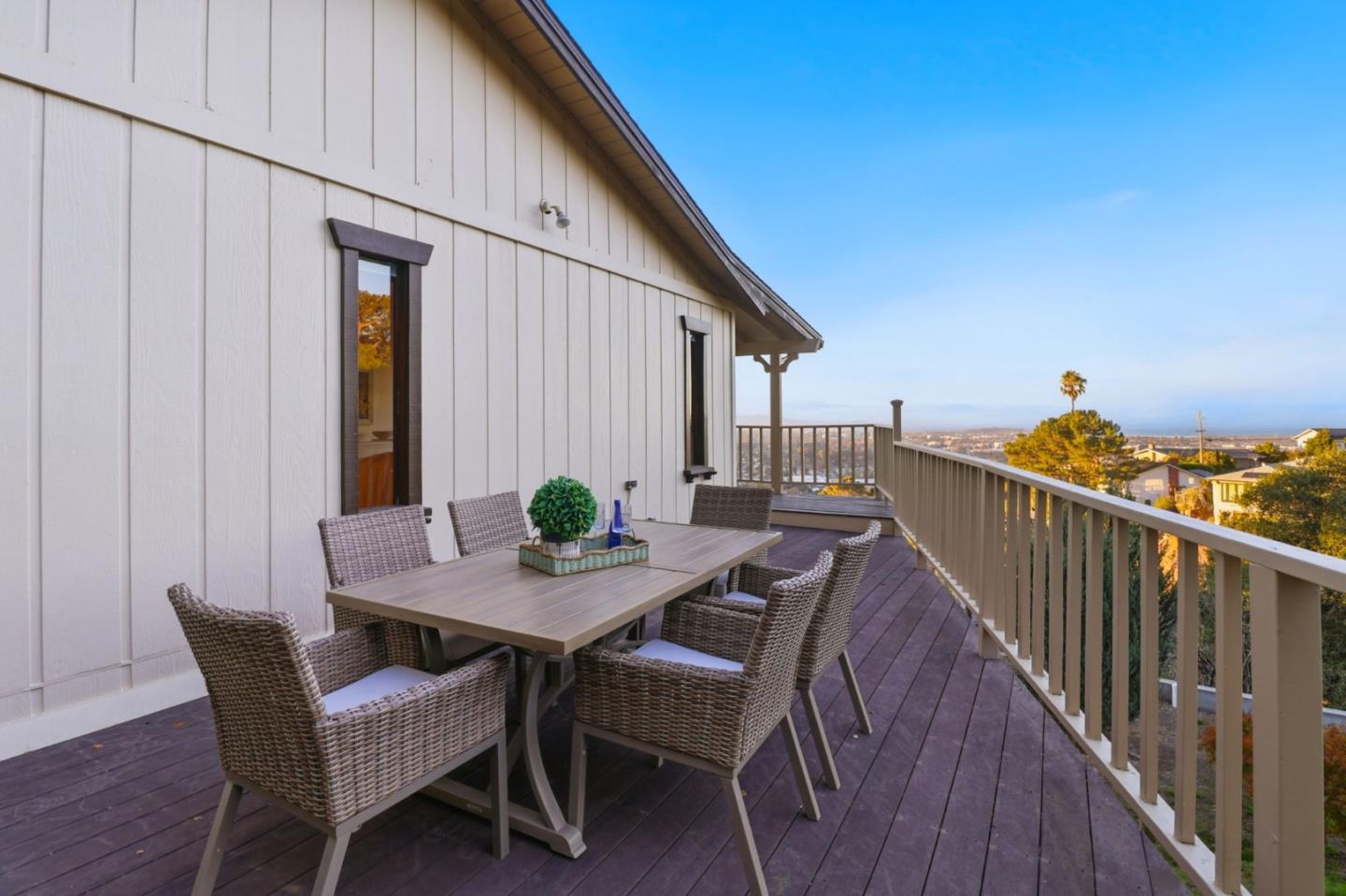 Detail Gallery Image 20 of 26 For 2728 Sequoia Way, Belmont,  CA 94002 - 3 Beds | 2/1 Baths