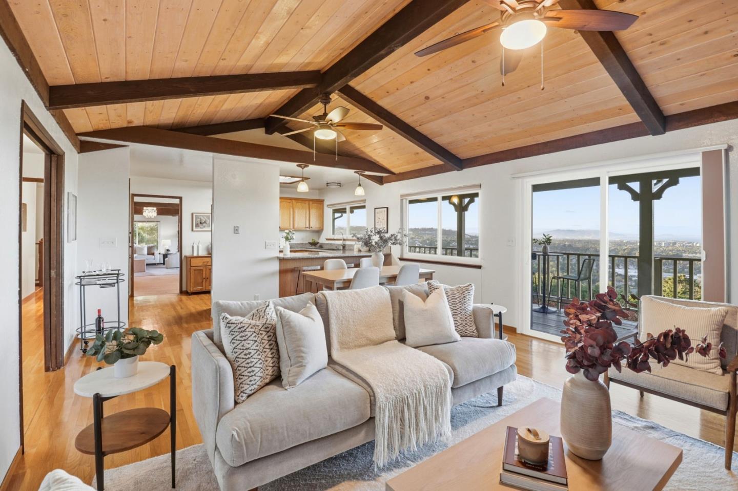 Detail Gallery Image 8 of 26 For 2728 Sequoia Way, Belmont,  CA 94002 - 3 Beds | 2/1 Baths