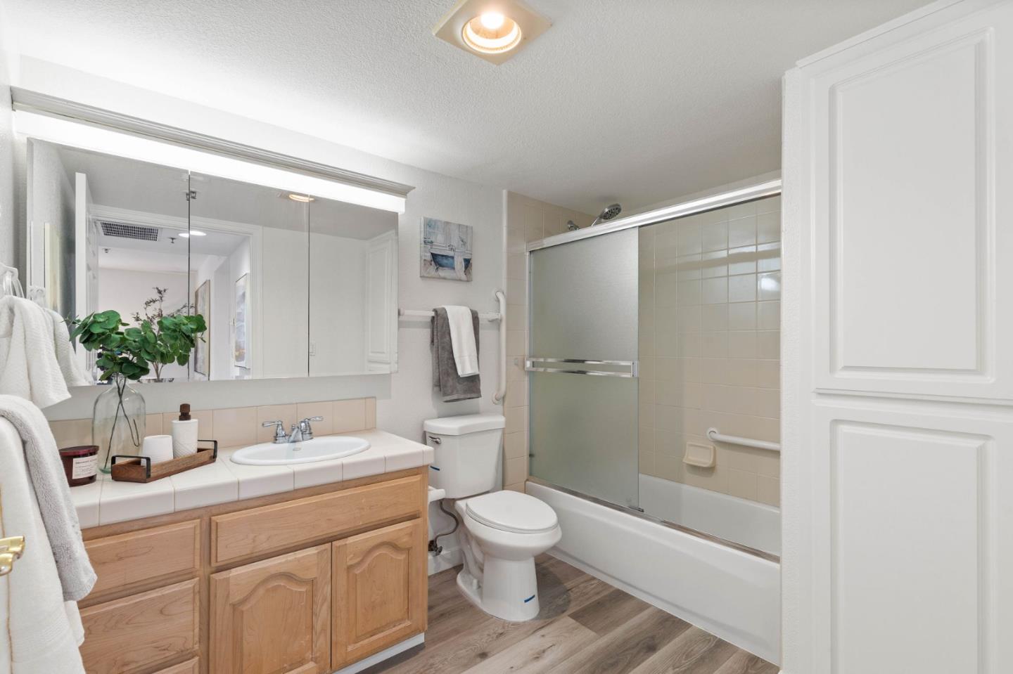 Detail Gallery Image 16 of 37 For 576 W Parr Ave #1,  Los Gatos,  CA 95032 - 2 Beds | 1 Baths