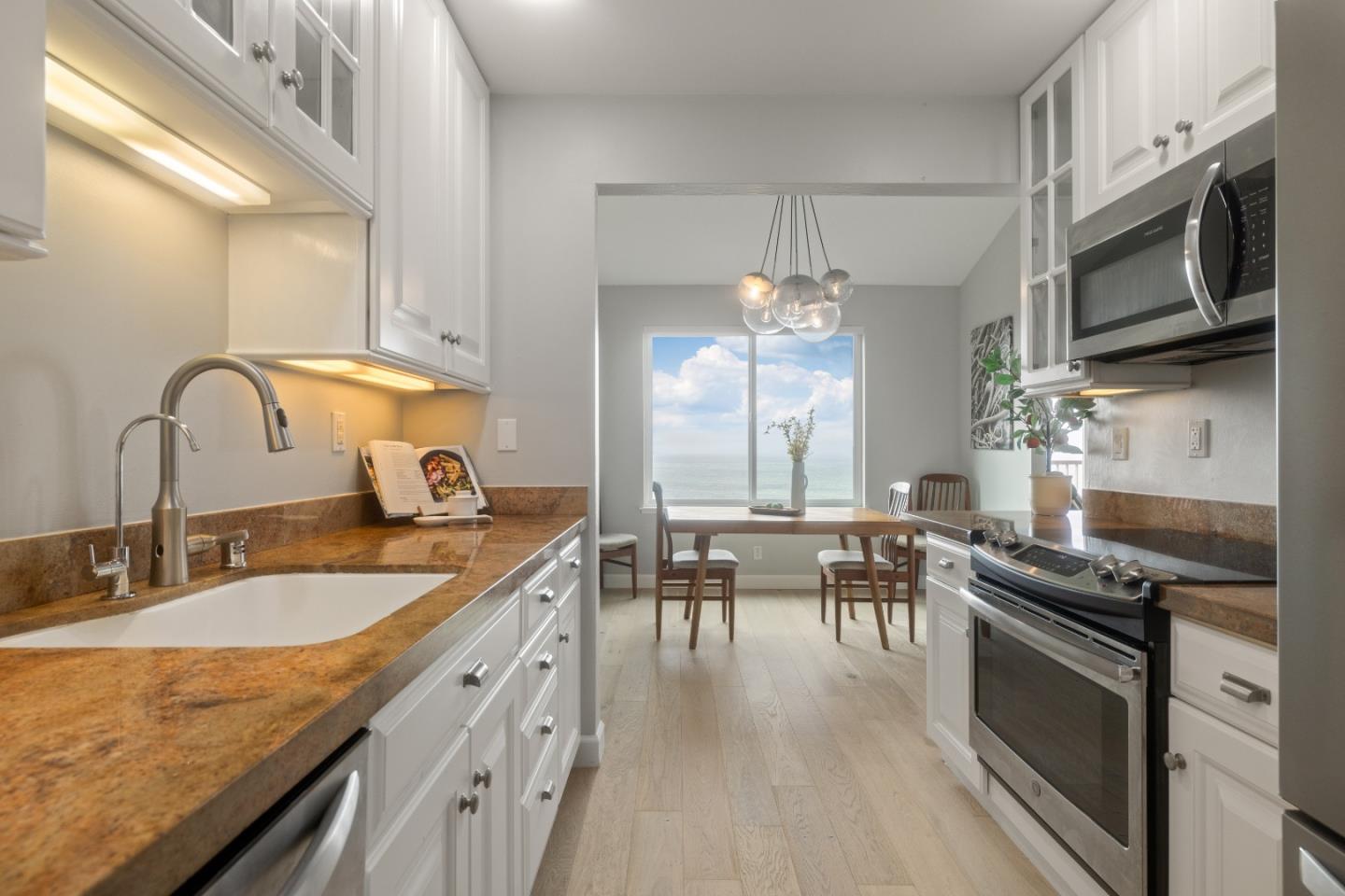 Detail Gallery Image 9 of 26 For 5007 Palmetto Ave #42,  Pacifica,  CA 94044 - 2 Beds | 1 Baths