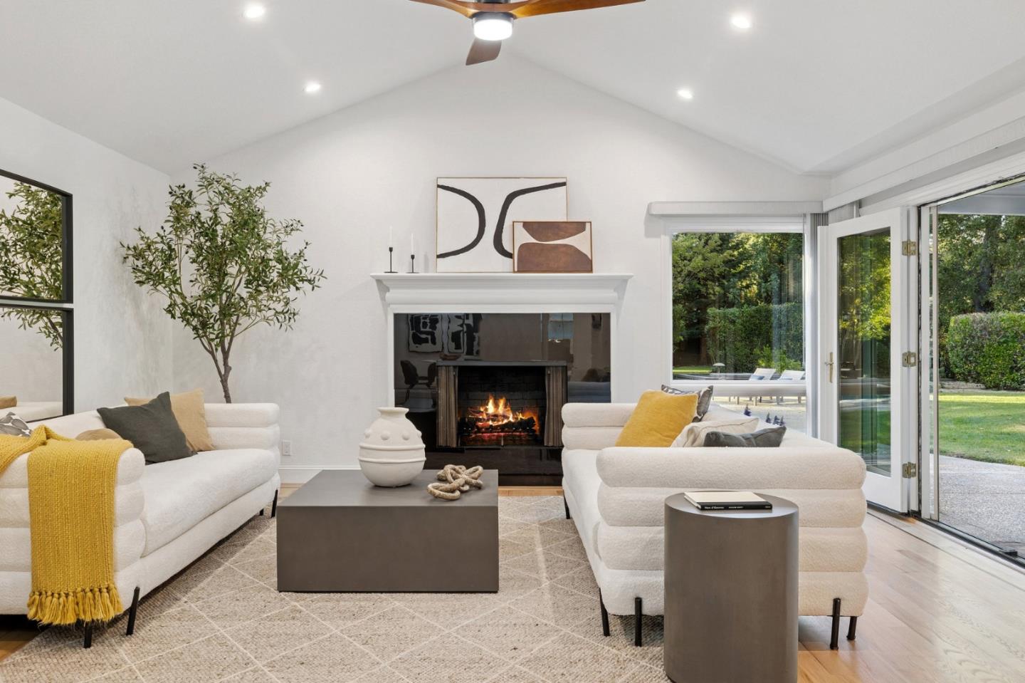 Detail Gallery Image 29 of 95 For 243 Selby Ln, Atherton,  CA 94027 - 6 Beds | 4 Baths