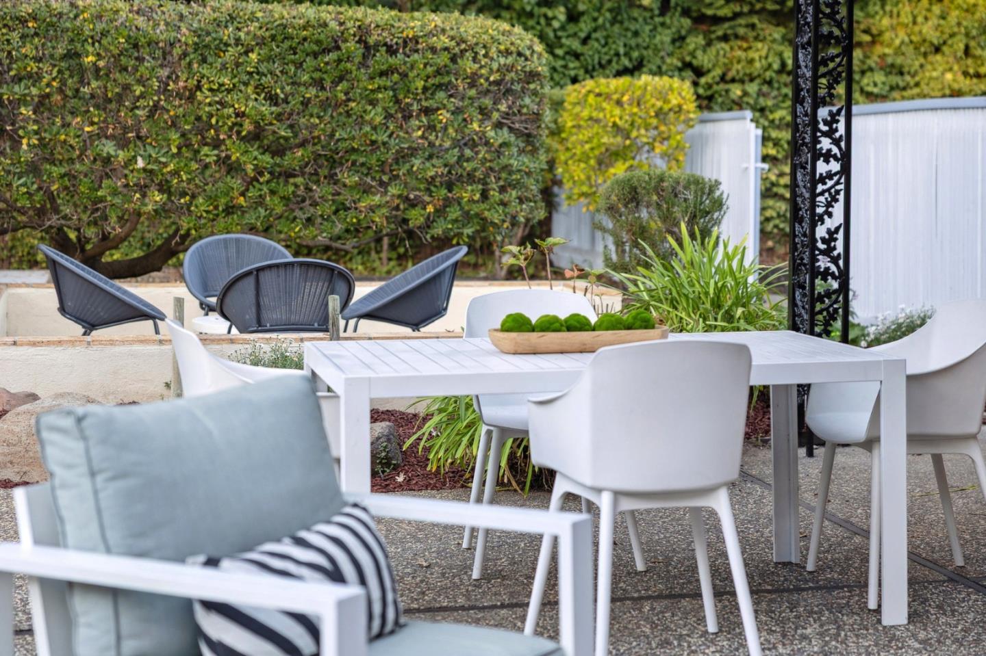 Detail Gallery Image 34 of 95 For 243 Selby Ln, Atherton,  CA 94027 - 6 Beds | 4 Baths