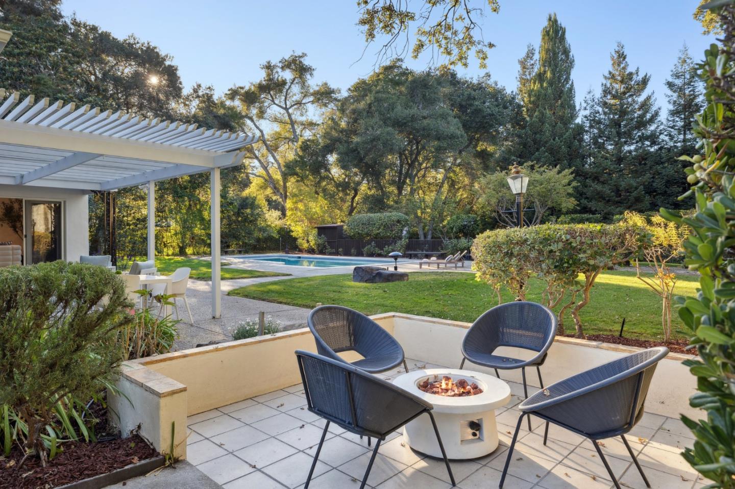 Detail Gallery Image 36 of 95 For 243 Selby Ln, Atherton,  CA 94027 - 6 Beds | 4 Baths