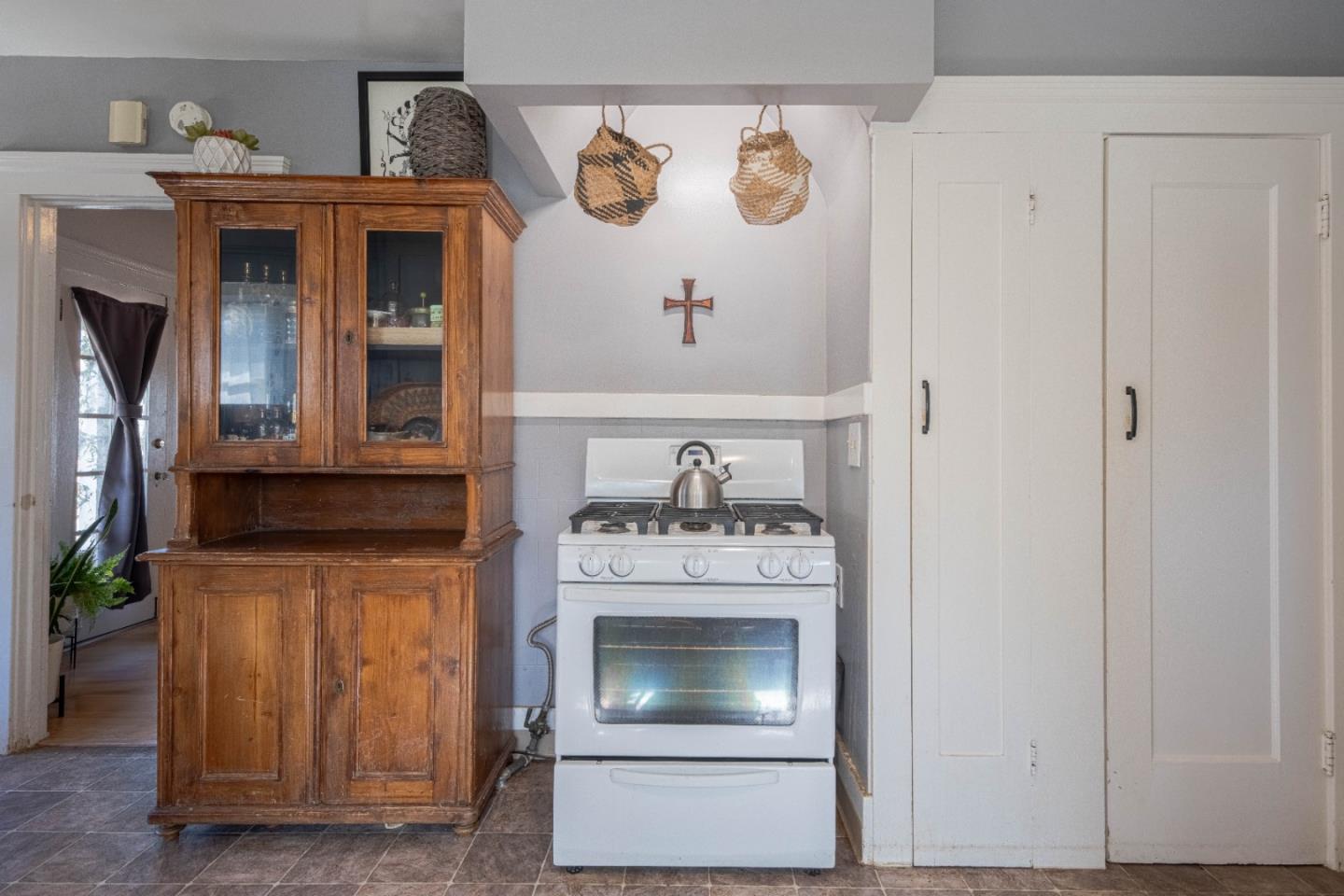 Detail Gallery Image 13 of 32 For 18 Chestnut St, Salinas,  CA 93901 - 2 Beds | 1 Baths