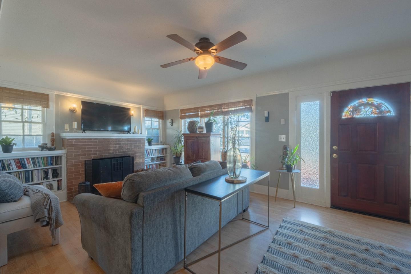 Detail Gallery Image 5 of 32 For 18 Chestnut St, Salinas,  CA 93901 - 2 Beds | 1 Baths