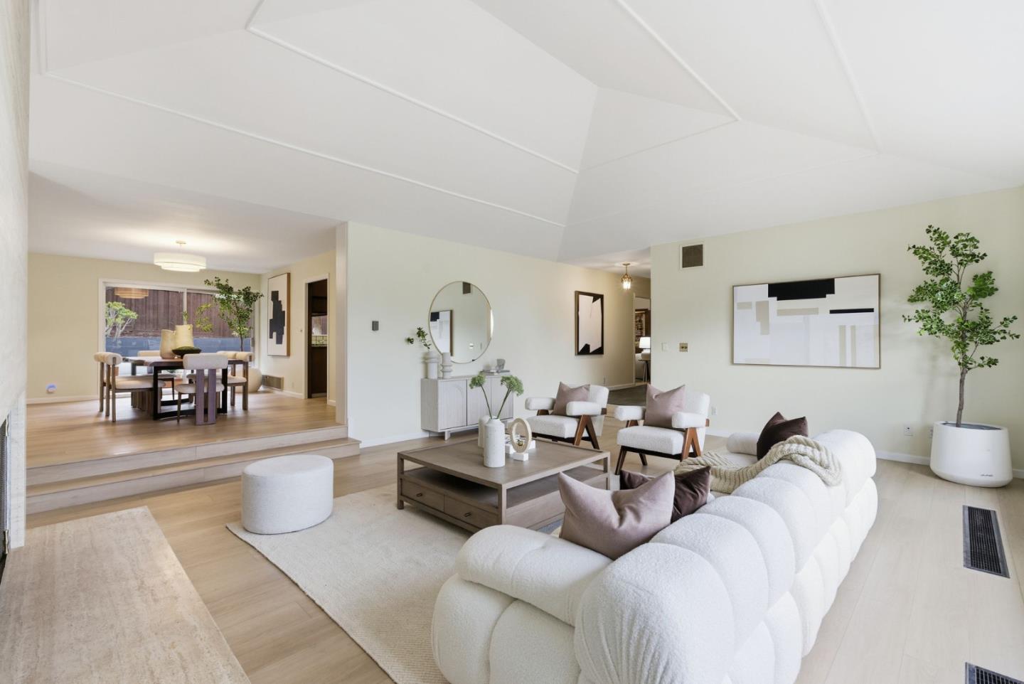 Detail Gallery Image 16 of 57 For 60 Loree Ln, Millbrae,  CA 94030 - 4 Beds | 2/1 Baths