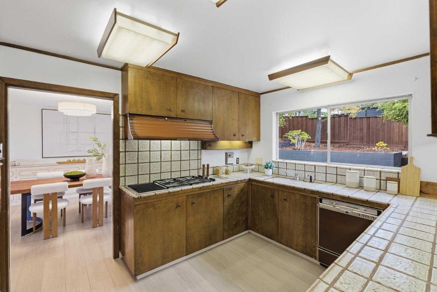 Detail Gallery Image 21 of 57 For 60 Loree Ln, Millbrae,  CA 94030 - 4 Beds | 2/1 Baths