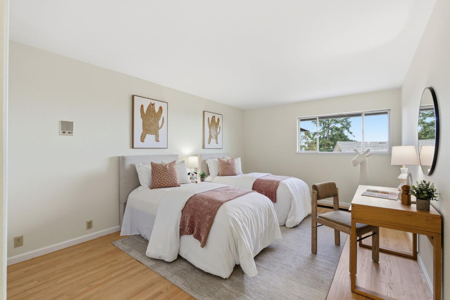 Detail Gallery Image 33 of 57 For 60 Loree Ln, Millbrae,  CA 94030 - 4 Beds | 2/1 Baths