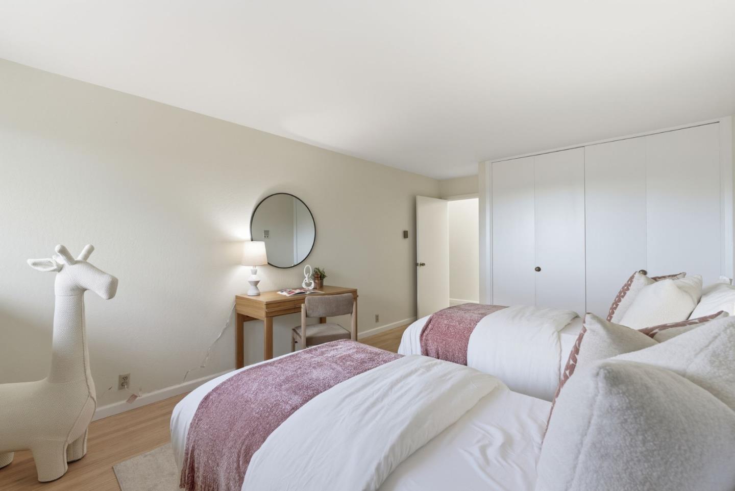 Detail Gallery Image 34 of 57 For 60 Loree Ln, Millbrae,  CA 94030 - 4 Beds | 2/1 Baths