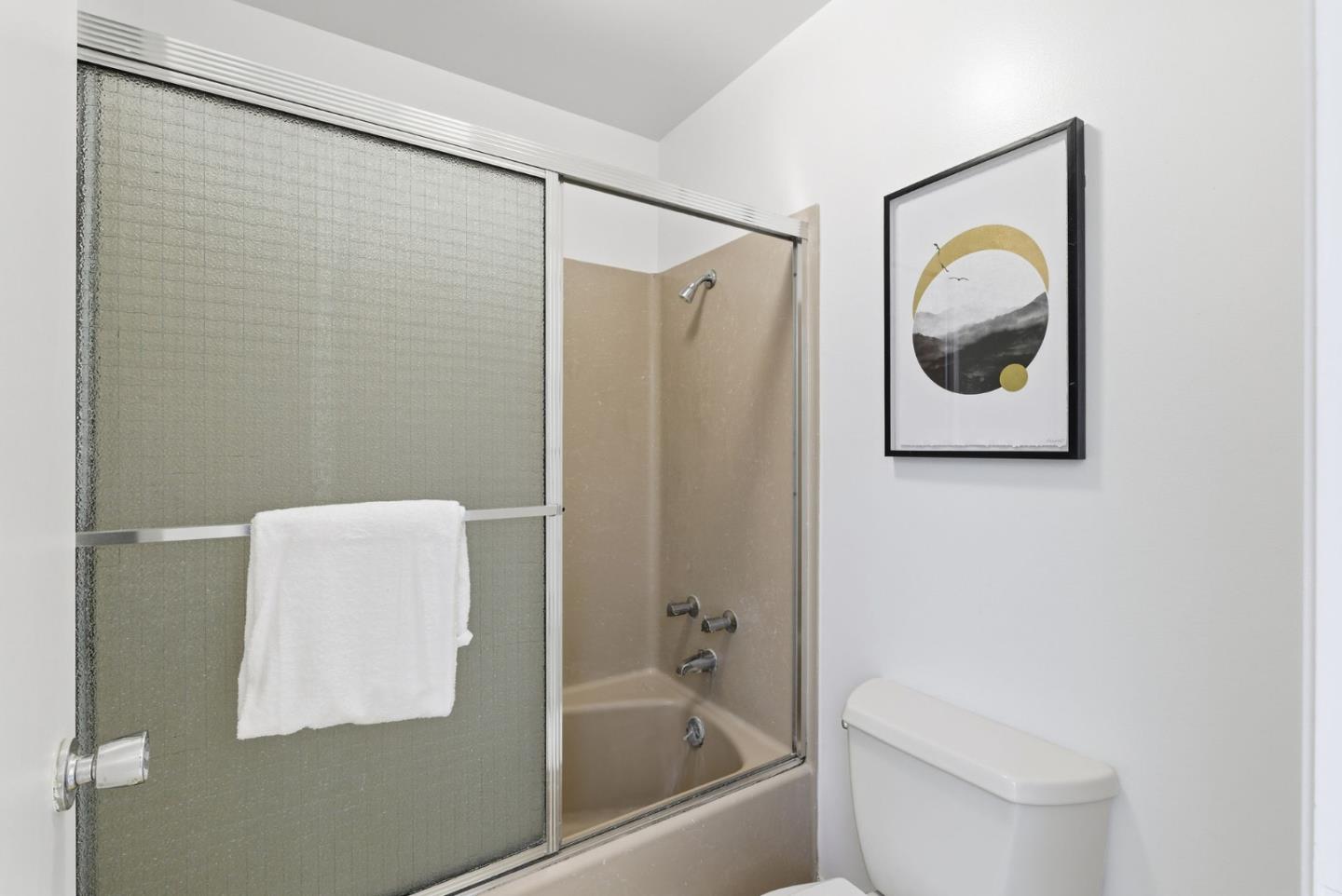 Detail Gallery Image 36 of 57 For 60 Loree Ln, Millbrae,  CA 94030 - 4 Beds | 2/1 Baths