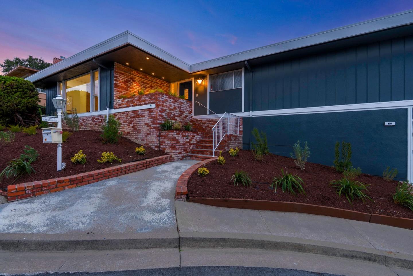 Detail Gallery Image 4 of 57 For 60 Loree Ln, Millbrae,  CA 94030 - 4 Beds | 2/1 Baths