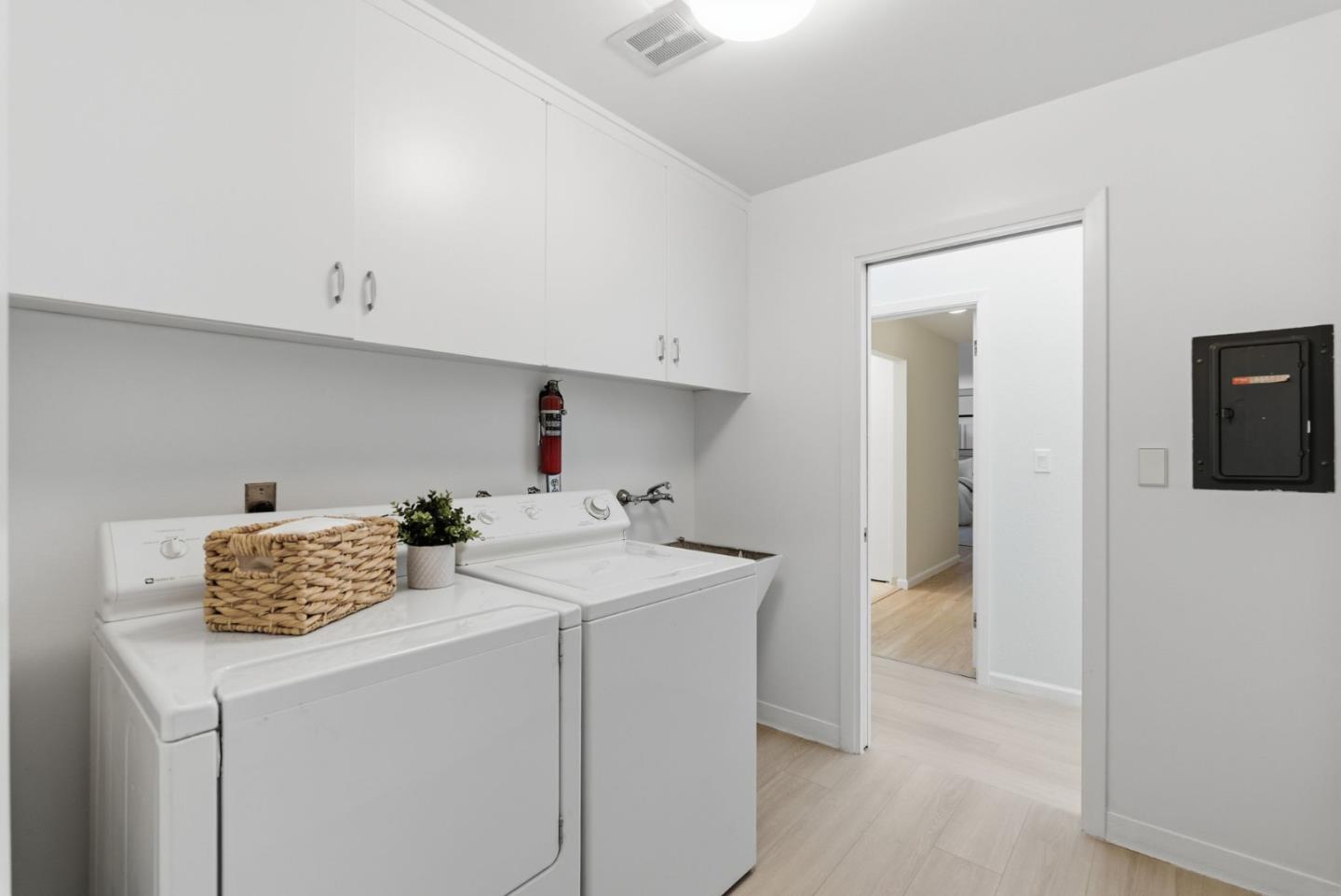 Detail Gallery Image 43 of 57 For 60 Loree Ln, Millbrae,  CA 94030 - 4 Beds | 2/1 Baths