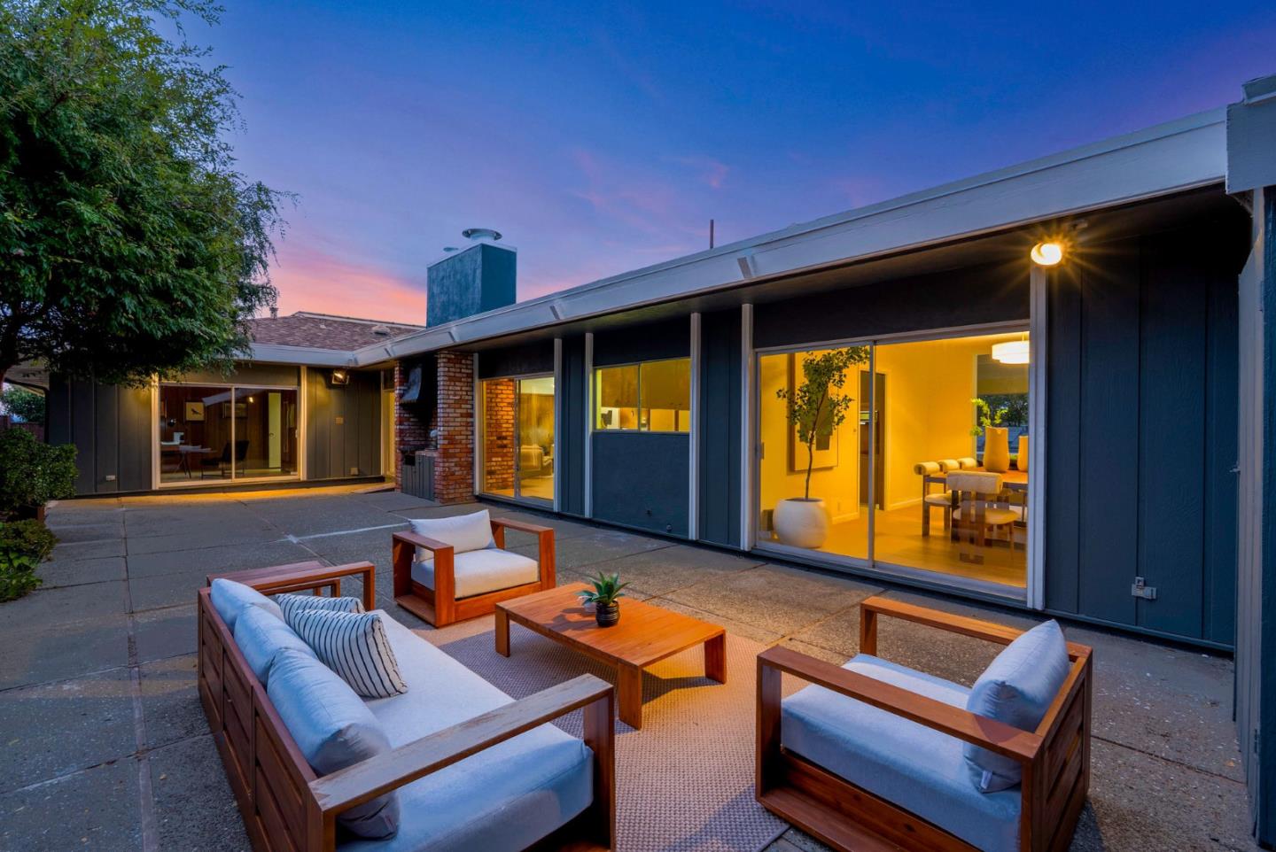 Detail Gallery Image 7 of 57 For 60 Loree Ln, Millbrae,  CA 94030 - 4 Beds | 2/1 Baths