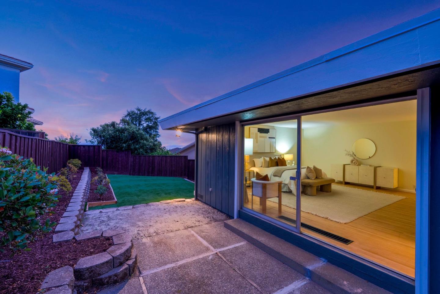 Detail Gallery Image 9 of 57 For 60 Loree Ln, Millbrae,  CA 94030 - 4 Beds | 2/1 Baths