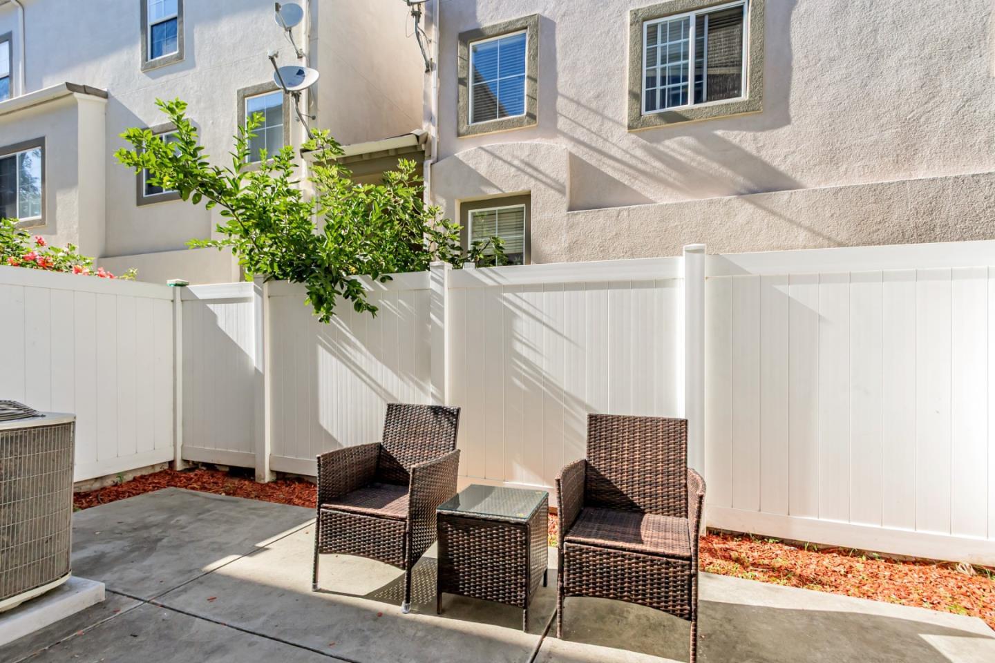 Detail Gallery Image 33 of 40 For 39 Cloud Walk, Milpitas,  CA 95035 - 3 Beds | 2/1 Baths