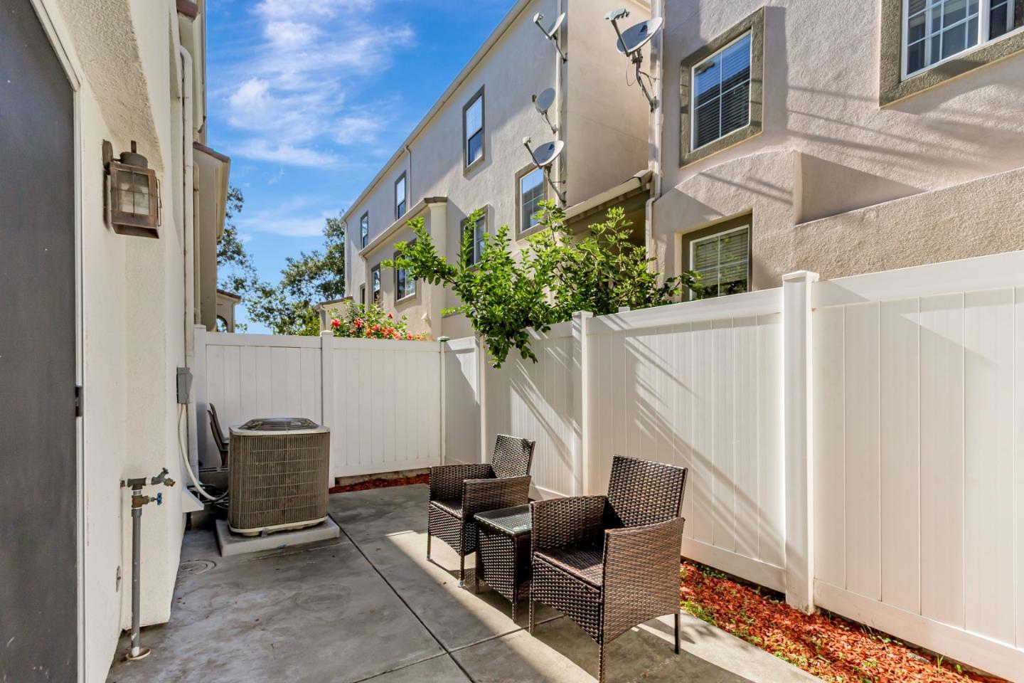 Detail Gallery Image 34 of 40 For 39 Cloud Walk, Milpitas,  CA 95035 - 3 Beds | 2/1 Baths