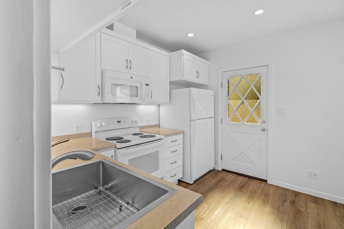 Detail Gallery Image 10 of 22 For 1440 Contra Costa St, Seaside,  CA 93955 - 2 Beds | 1 Baths