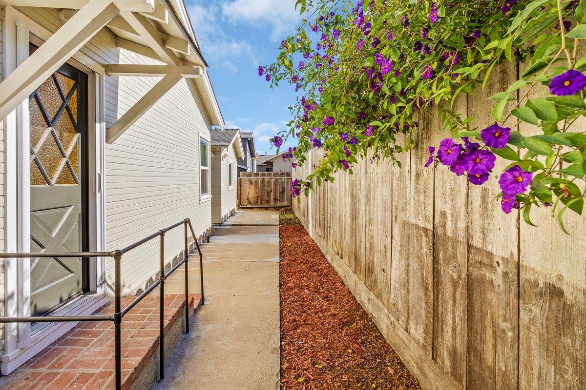 Detail Gallery Image 15 of 22 For 1440 Contra Costa St, Seaside,  CA 93955 - 2 Beds | 1 Baths