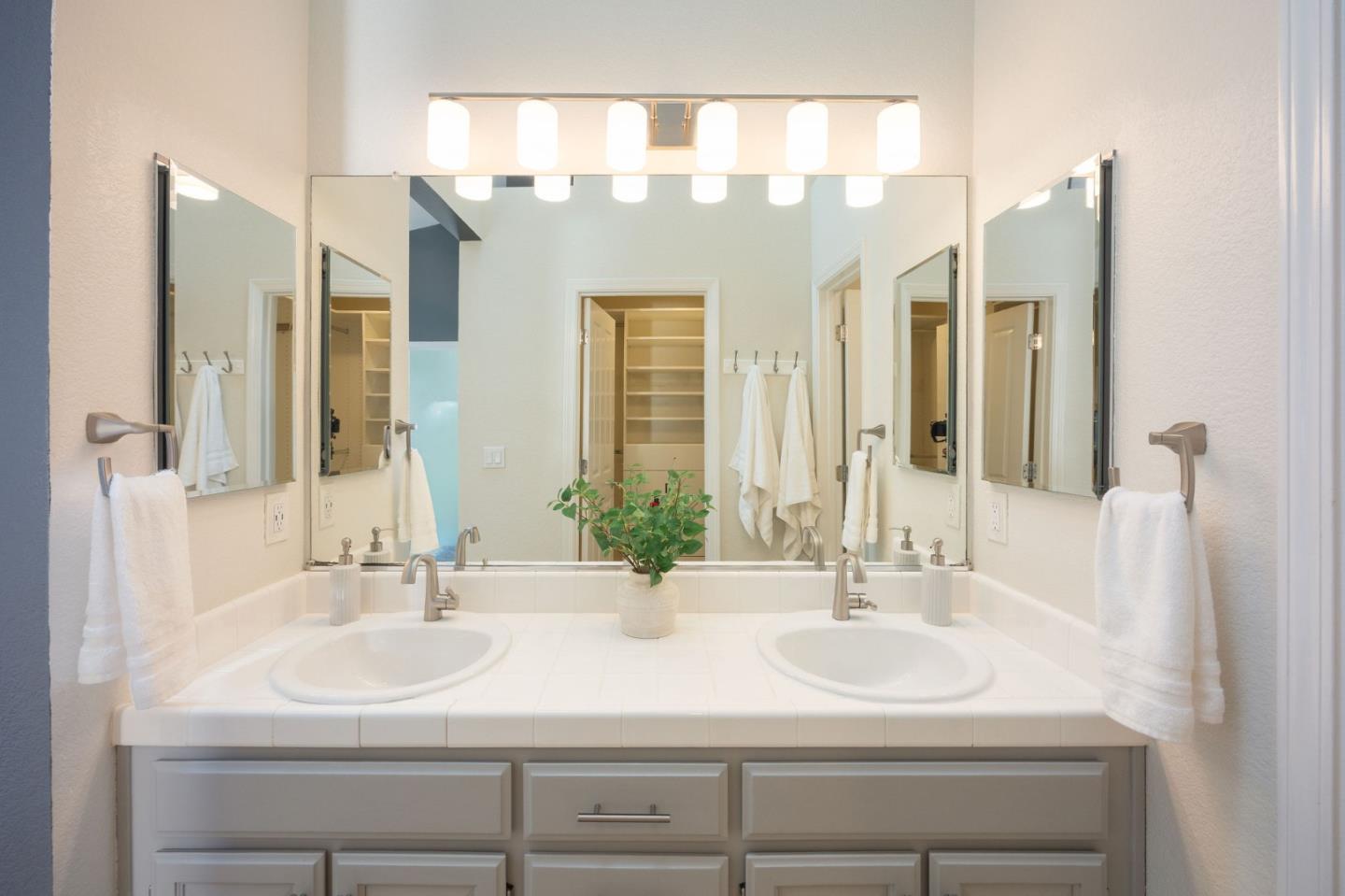 Detail Gallery Image 23 of 37 For 43 Erin Ln, Half Moon Bay,  CA 94019 - 2 Beds | 2/1 Baths