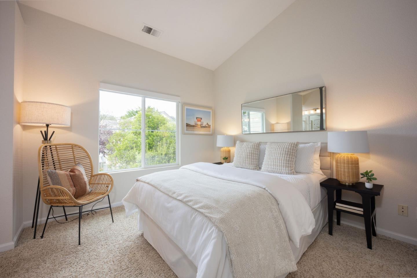 Detail Gallery Image 26 of 37 For 43 Erin Ln, Half Moon Bay,  CA 94019 - 2 Beds | 2/1 Baths
