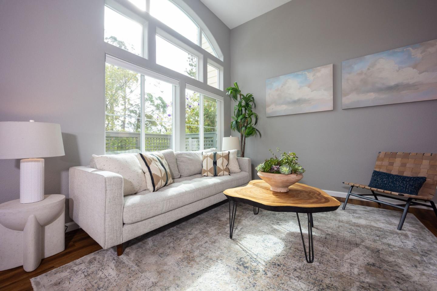 Detail Gallery Image 4 of 37 For 43 Erin Ln, Half Moon Bay,  CA 94019 - 2 Beds | 2/1 Baths