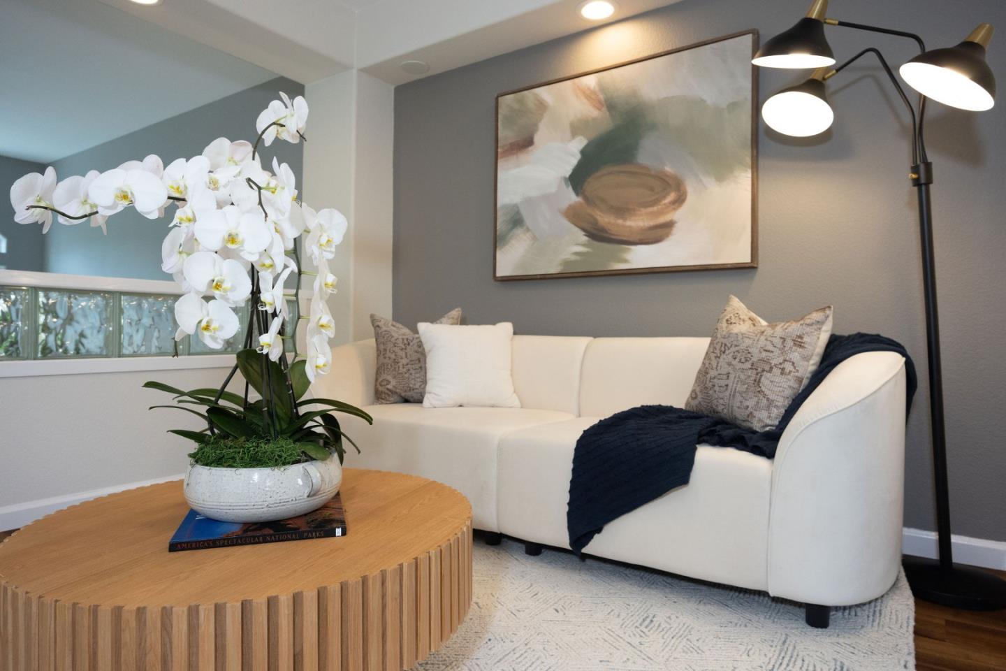 Detail Gallery Image 7 of 37 For 43 Erin Ln, Half Moon Bay,  CA 94019 - 2 Beds | 2/1 Baths