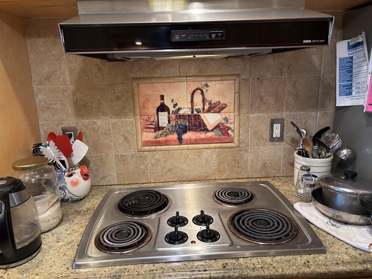 Detail Gallery Image 4 of 11 For 2747 Donovan Ave, Santa Clara,  CA 95051 - 4 Beds | 2 Baths