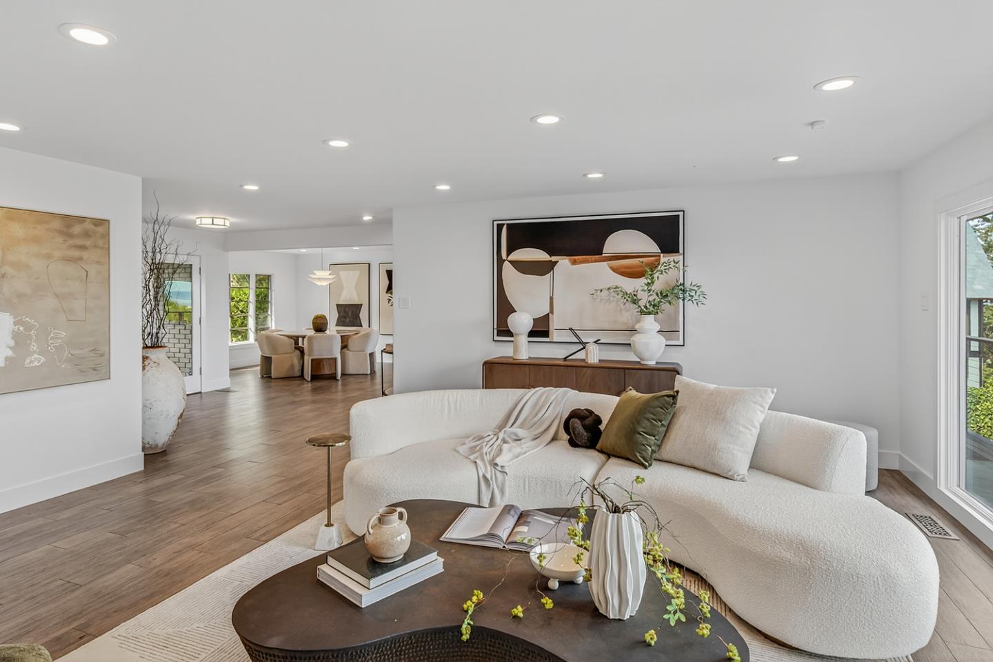 Detail Gallery Image 11 of 52 For 442 El Arroyo Rd, Hillsborough,  CA 94010 - 3 Beds | 3/1 Baths