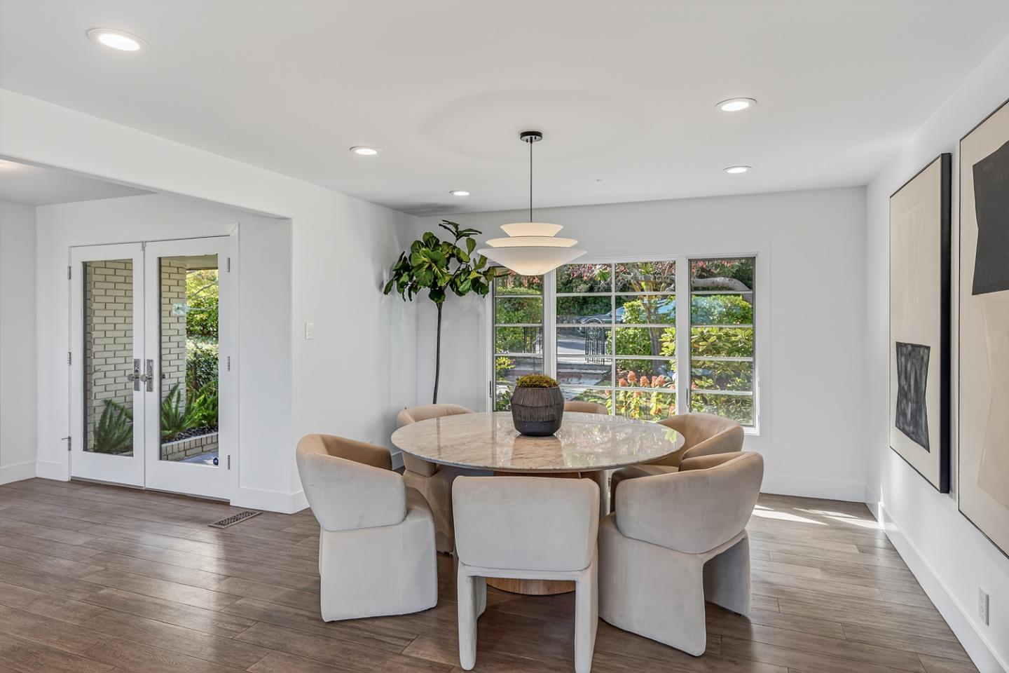 Detail Gallery Image 15 of 52 For 442 El Arroyo Rd, Hillsborough,  CA 94010 - 3 Beds | 3/1 Baths