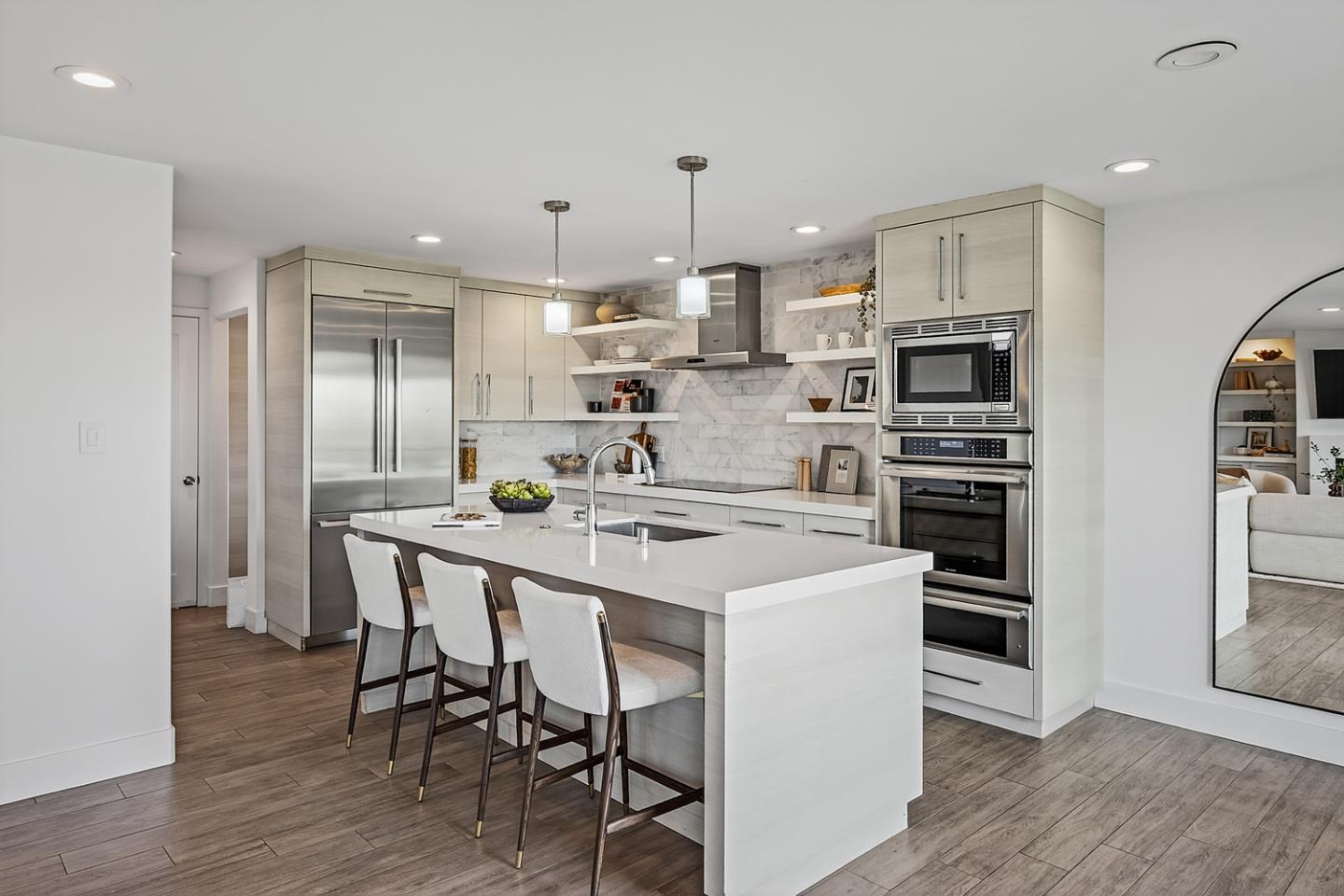 Detail Gallery Image 16 of 52 For 442 El Arroyo Rd, Hillsborough,  CA 94010 - 3 Beds | 3/1 Baths