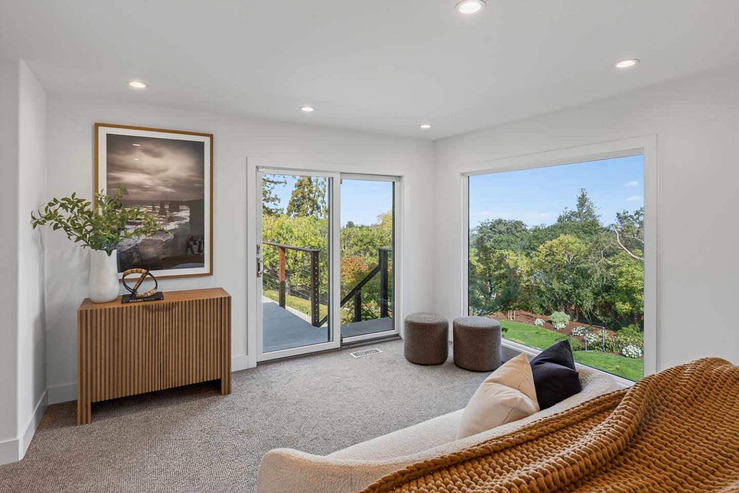 Detail Gallery Image 20 of 52 For 442 El Arroyo Rd, Hillsborough,  CA 94010 - 3 Beds | 3/1 Baths